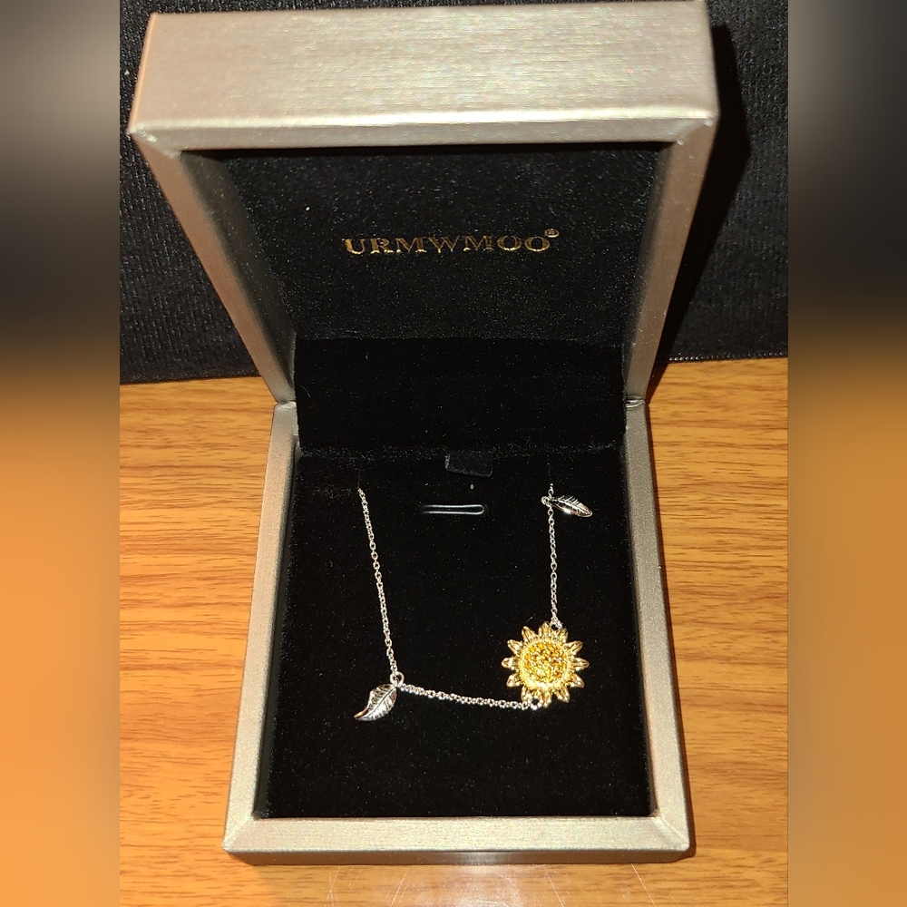 URMWMOO Bracelet